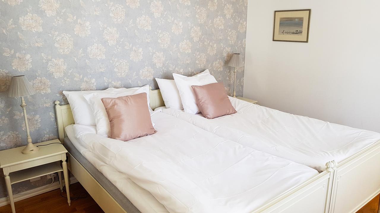 Hotell Groenfeltsgarden 卡尔斯库加 外观 照片